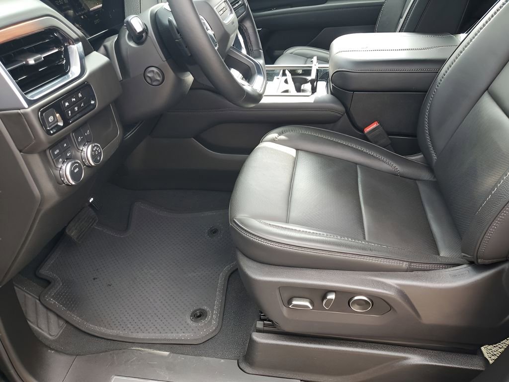 Used 2025 GMC Yukon Denali image 33