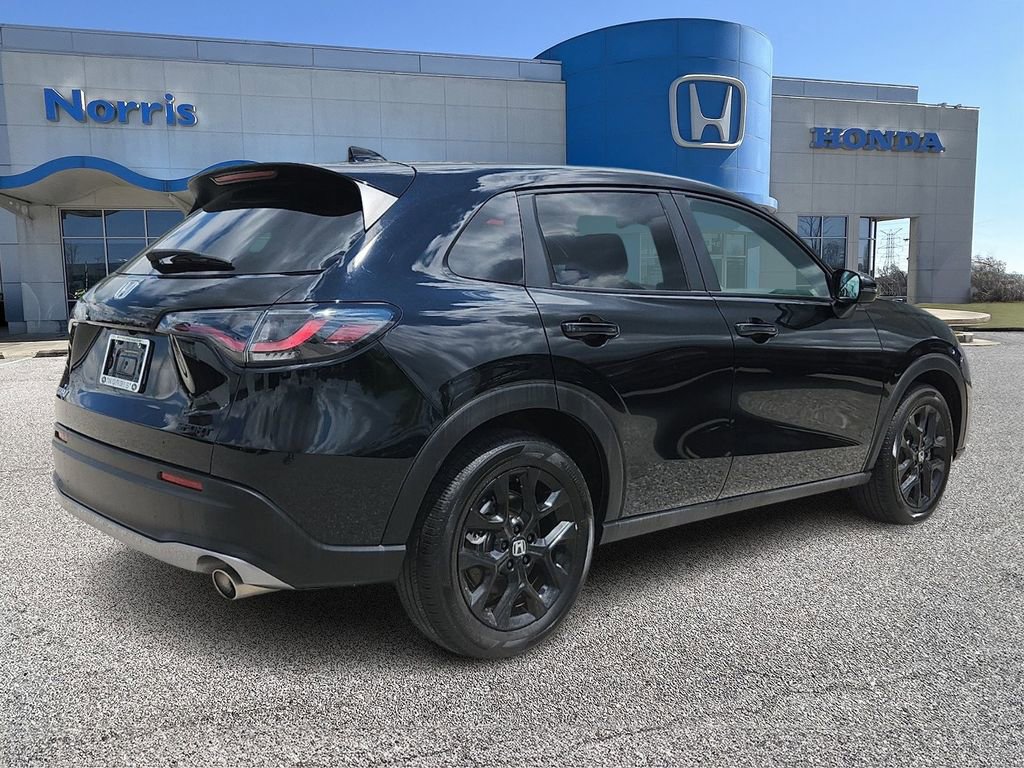 Used 2025 Honda HR-V Sport image 4