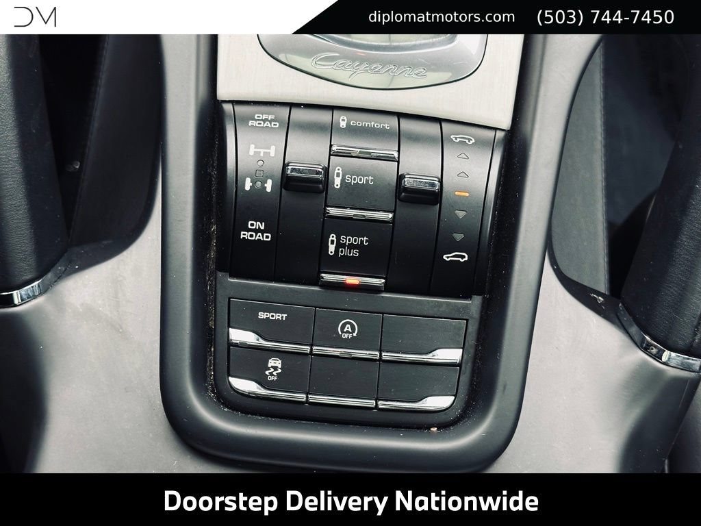 Used 2015 Porsche Cayenne Turbo AWD/4WD image 42