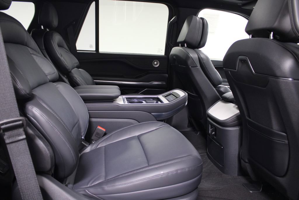 New 2026 Lincoln Navigator Reserve w/ Jet Appearance Package image 38