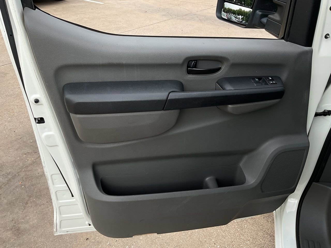 Used 2014 Nissan NV 3500 SL w/ Technology Package image 12