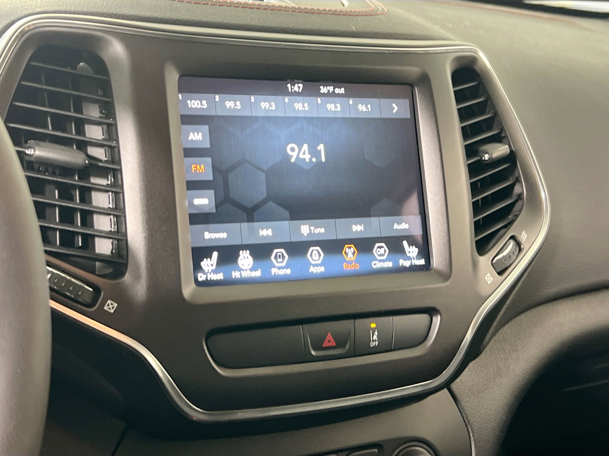 Used 2022 Jeep Cherokee Trailhawk w/ Technology Group B image 14