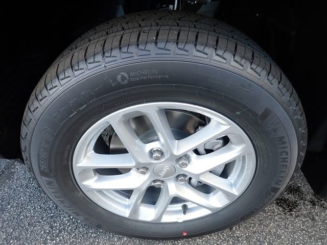 New 2025 Jeep Grand Cherokee Laredo X image 11