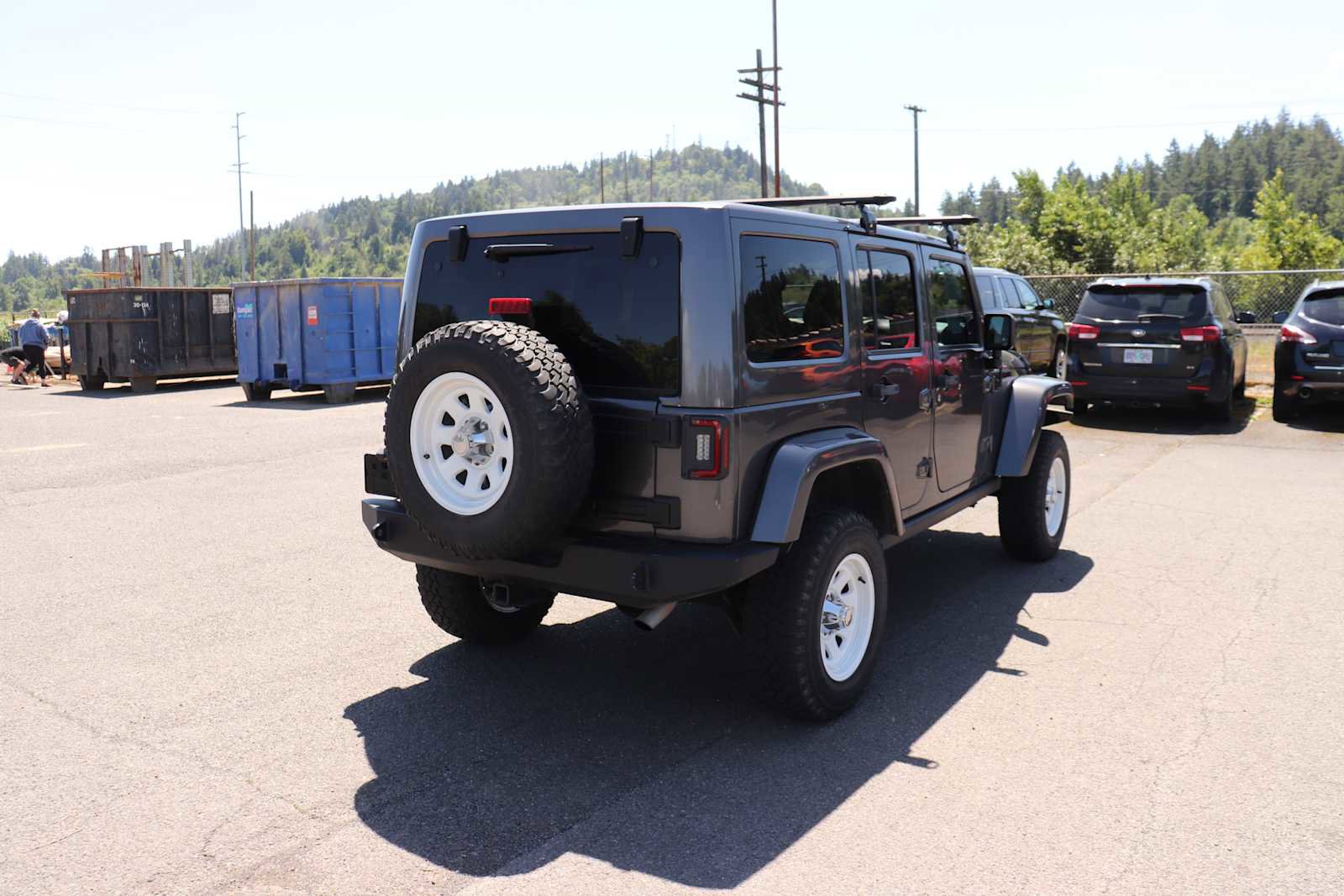 Used 2016 Jeep Wrangler Unlimited Sahara AWD/4WD image 5