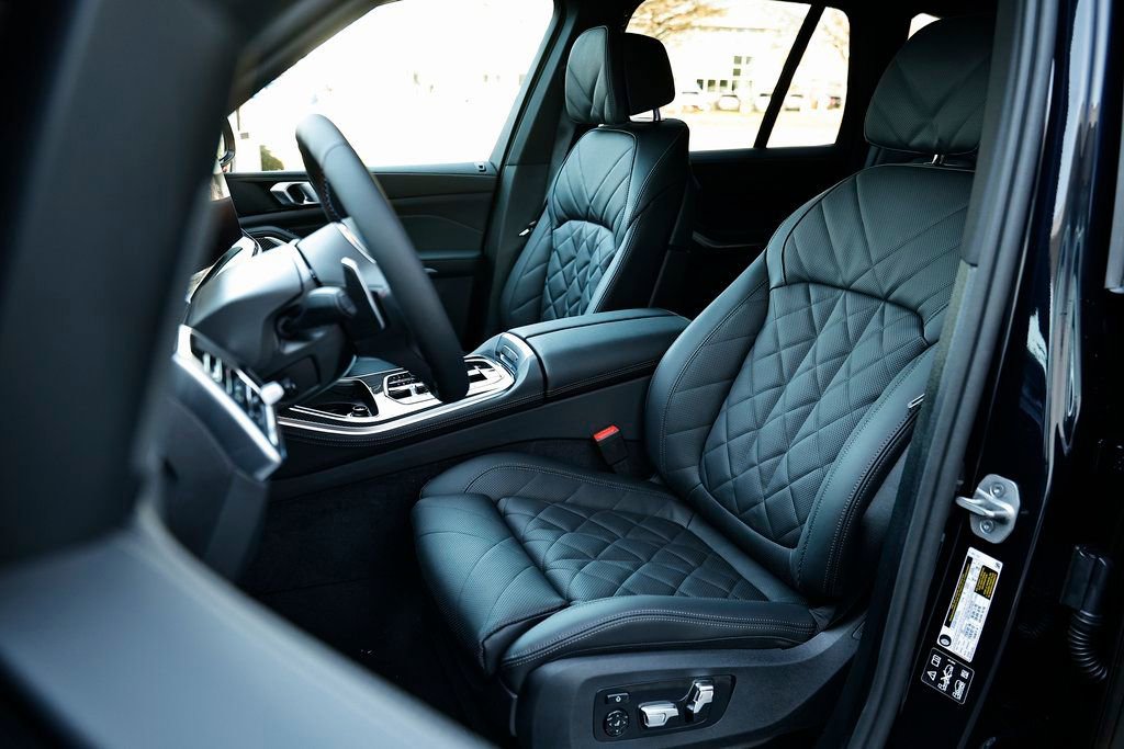 New 2026 BMW X5 M60i w/ Climate Comfort Package image 21