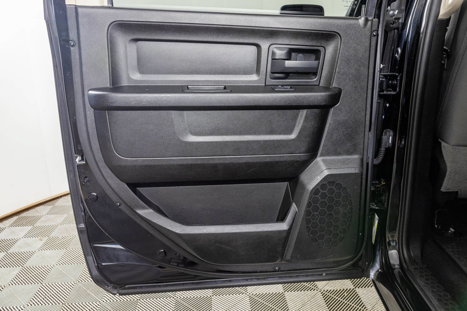 Used 2019 RAM 1500 Tradesman w/ Tradesman SXT Package AWD/4WD image 39