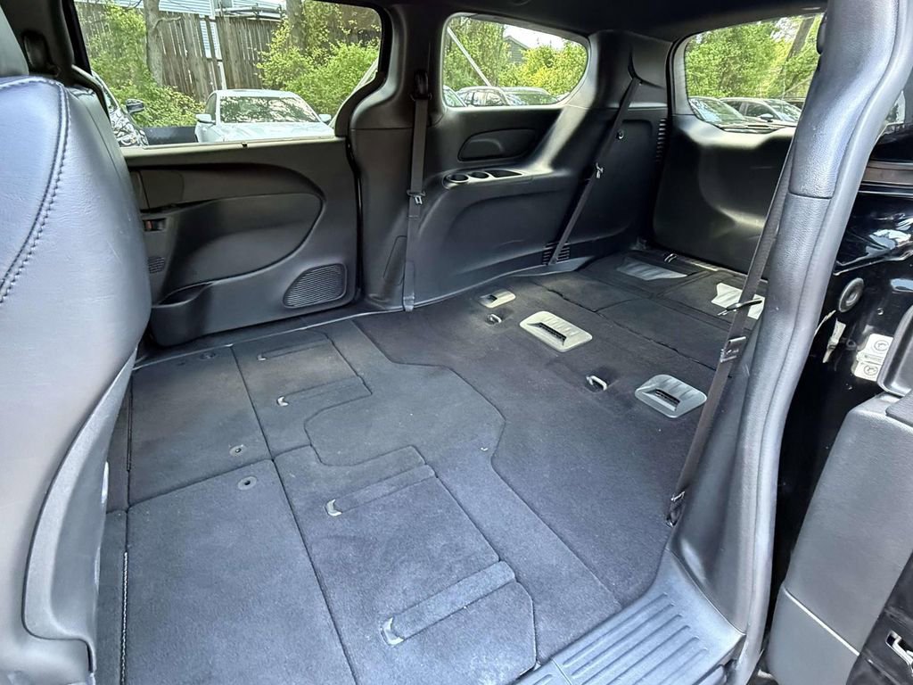 Used 2025 Chrysler Pacifica Select FWD image 13