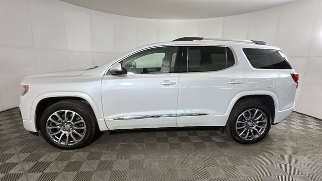 Used 2023 GMC Acadia Denali w/ Denali Ultimate Package AWD/4WD image 5