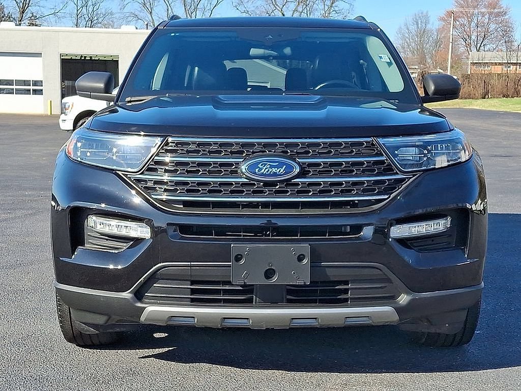 Used 2023 Ford Explorer XLT w/ Equipment Group 202A AWD/4WD image 5