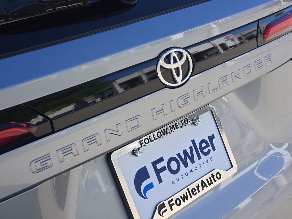Used 2024 Toyota Grand Highlander Platinum image 11