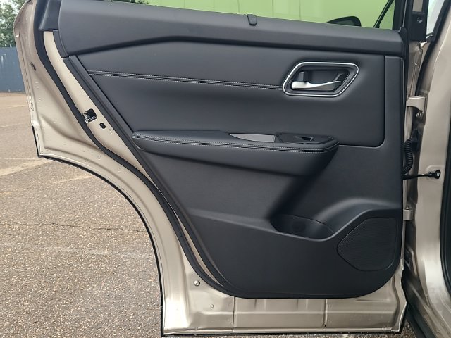New 2026 Nissan Rogue Platinum AWD/4WD image 23