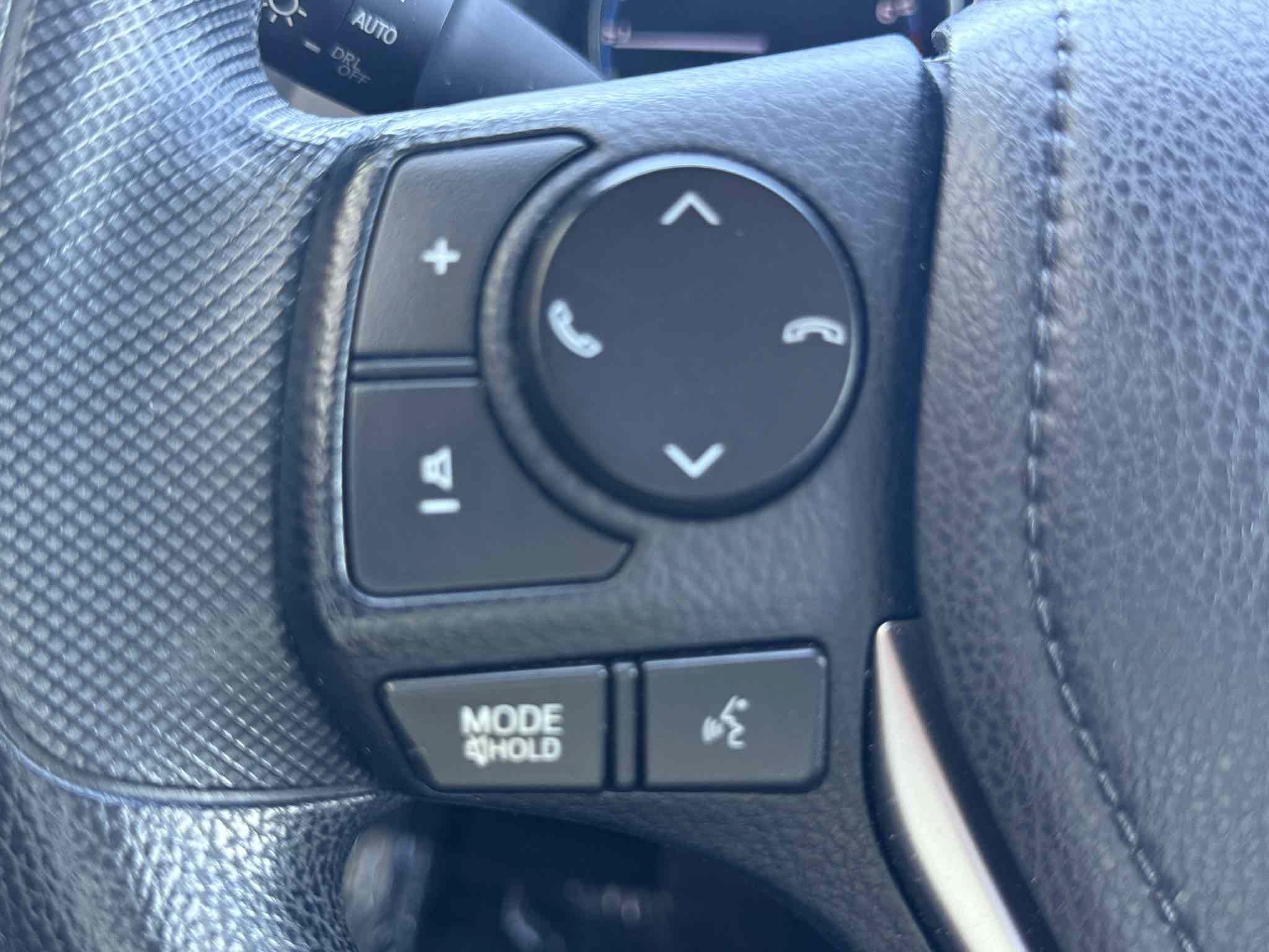 Used 2018 Toyota RAV4 LE w/ All Weather Liner Package FWD image 35