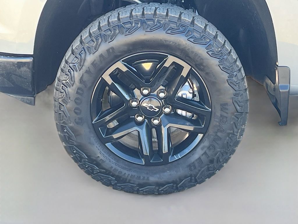 Used 2025 Chevrolet Silverado 1500 Custom Trail Boss image 30
