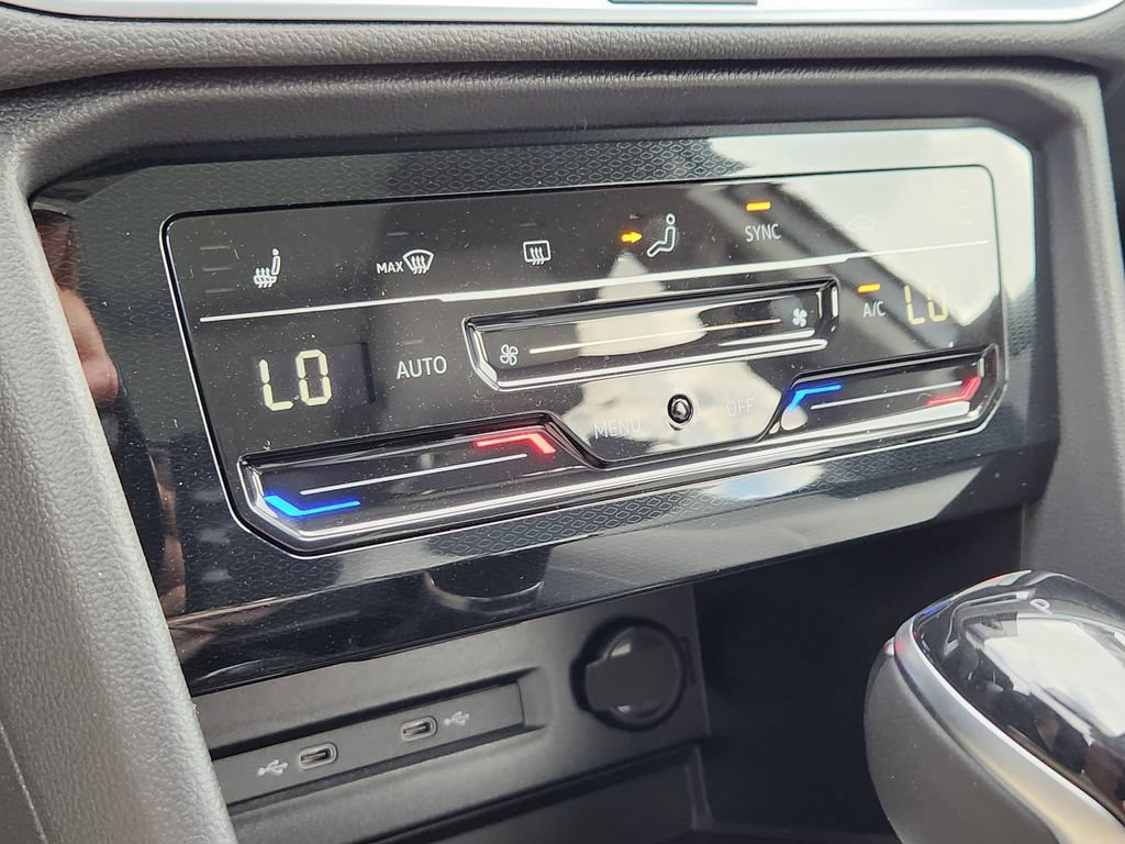 New 2026 Volkswagen Taos SE AWD/4WD image 9
