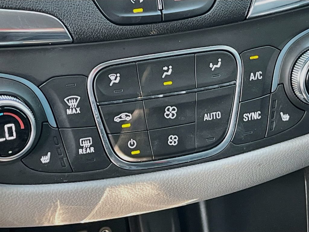 Used 2023 Chevrolet Equinox LT w/ Driver Convenience Package AWD/4WD image 15