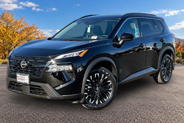 New 2026 Nissan Rogue Dark Armor FWD image 2