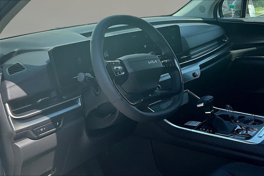 New 2027 Kia Carnival EX FWD image 7