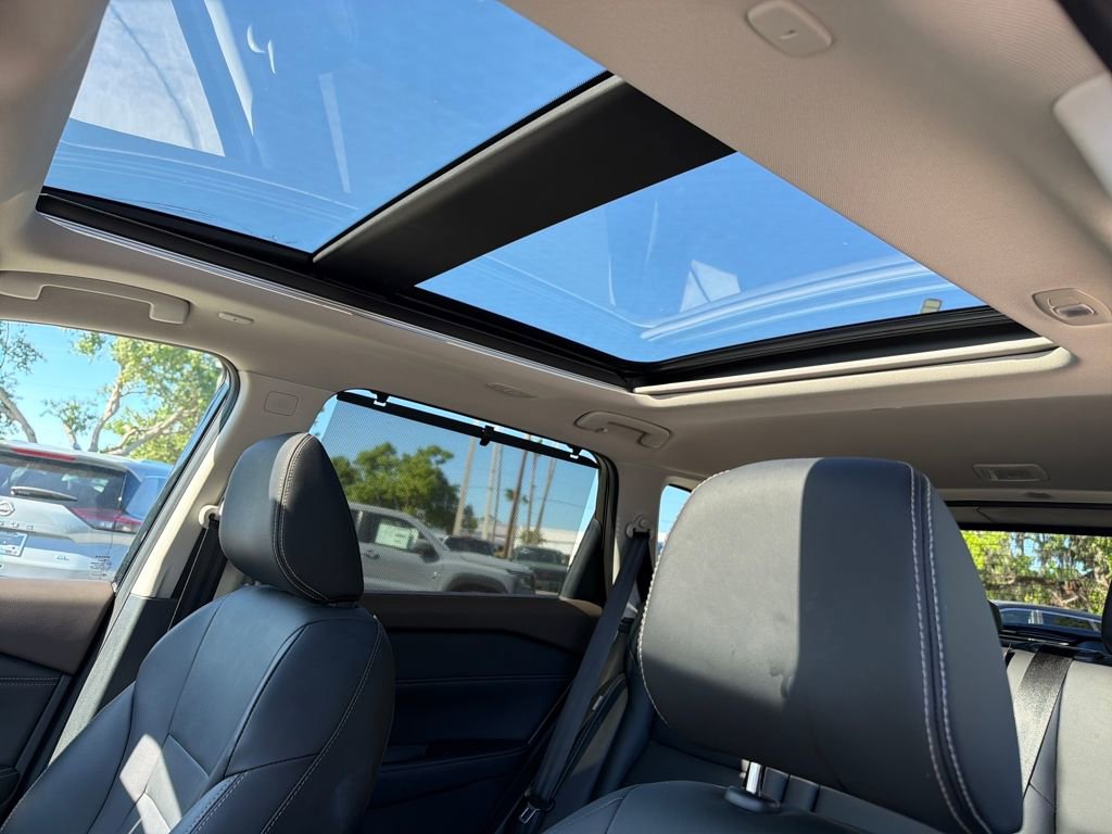 Used 2023 Nissan Rogue SL w/ SL Premium Package image 17