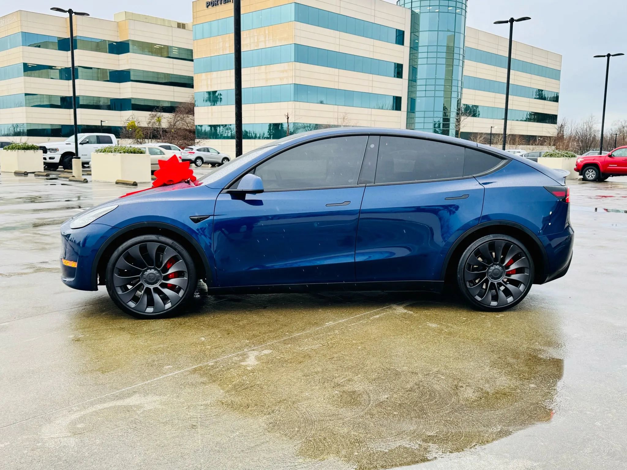 Used 2023 Tesla Model Y Performance image 8