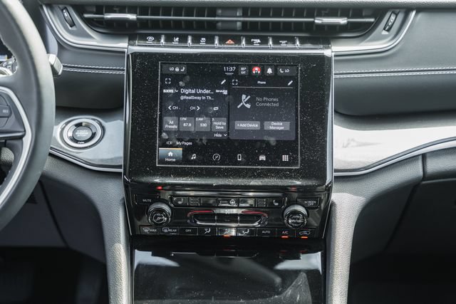 Used 2023 Jeep Grand Cherokee Altitude AWD/4WD image 27