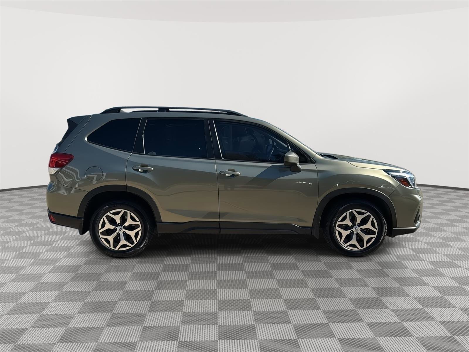 Used 2021 Subaru Forester Premium image 6