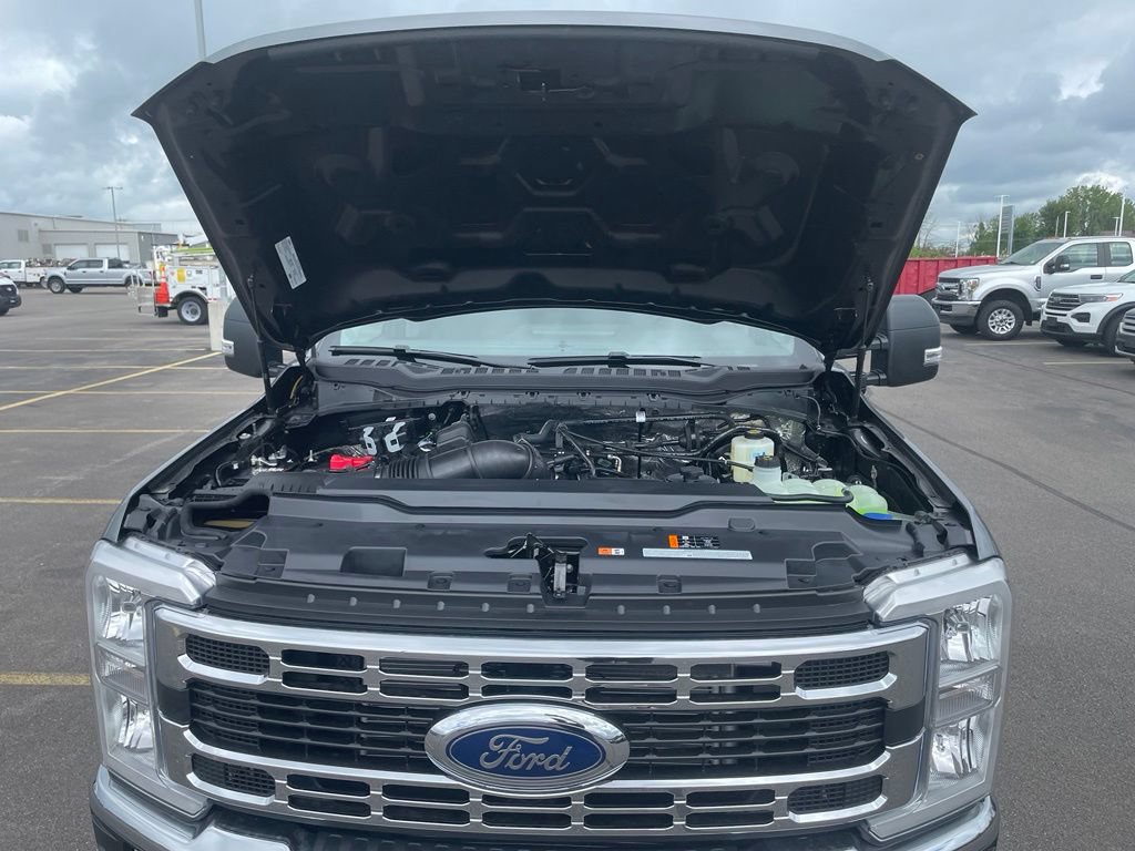 New 2026 Ford F350 XLT w/ FX4 Off-Road Package AWD/4WD image 23