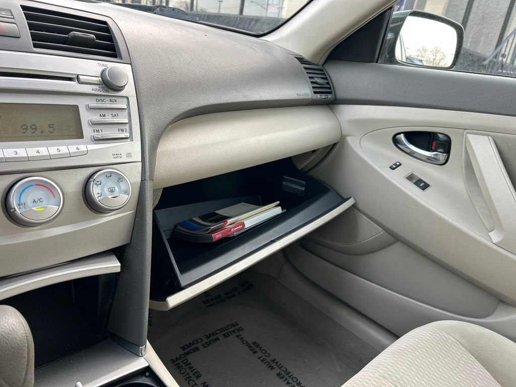Used 2010 Toyota Camry image 26