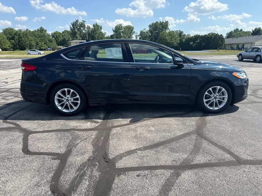 Used 2020 Ford Fusion SE FWD image 8