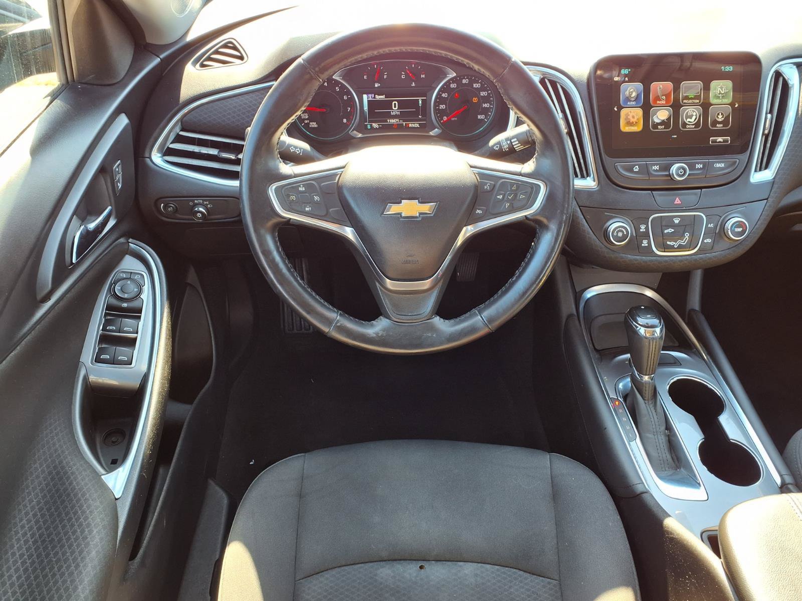 Used 2018 Chevrolet Malibu LT FWD image 13