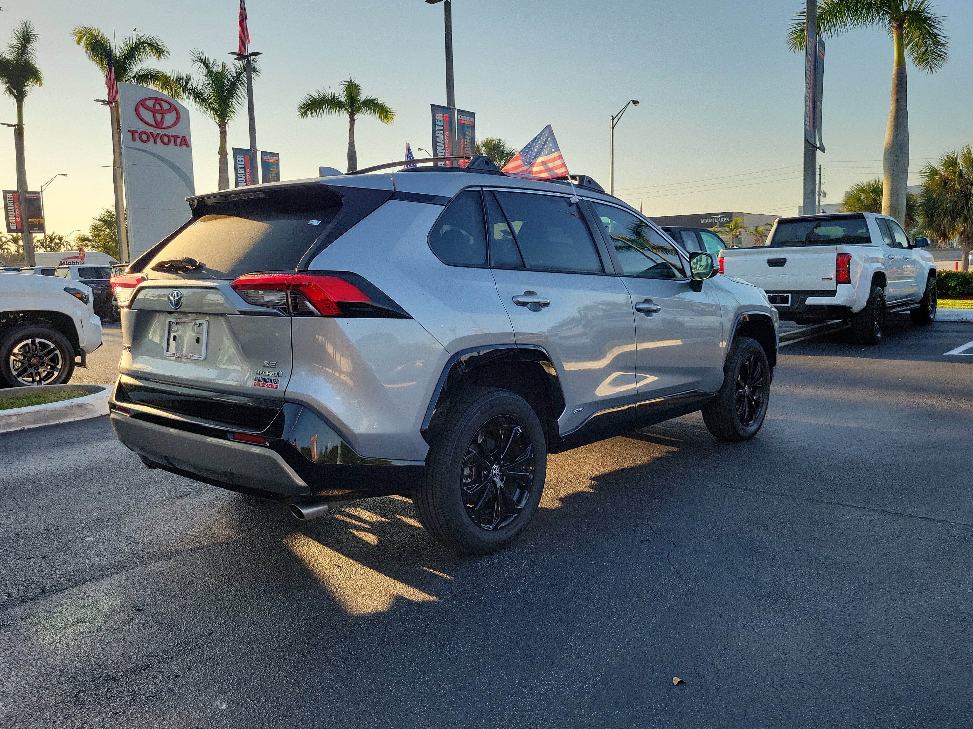 Used 2023 Toyota RAV4 SE w/ Convenience Package image 12