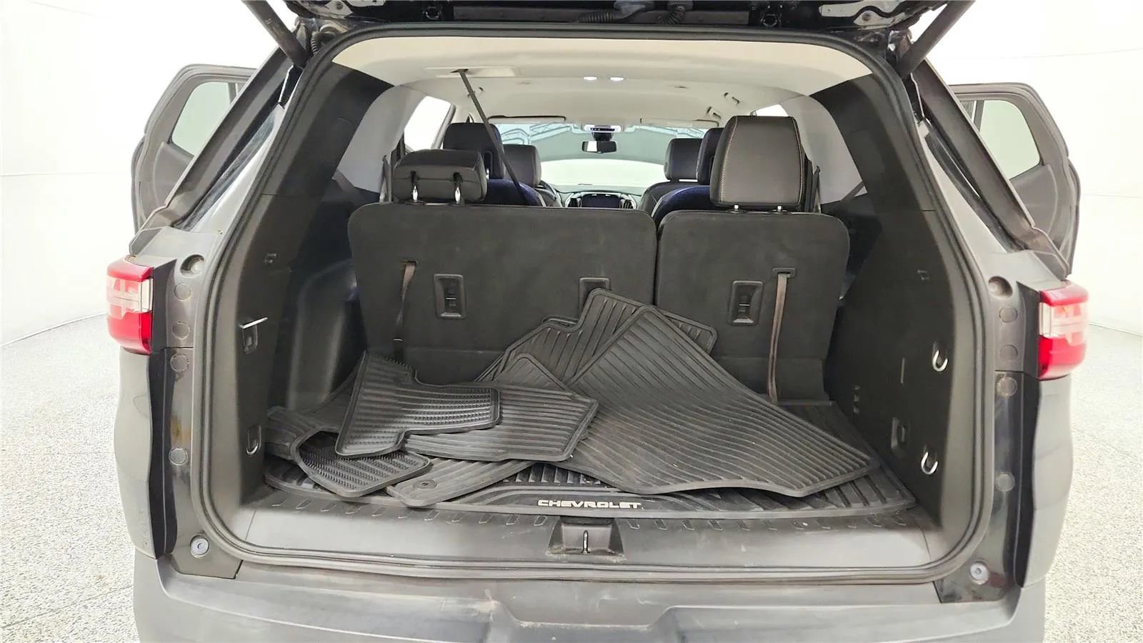 Used 2018 Chevrolet Traverse LT image 19