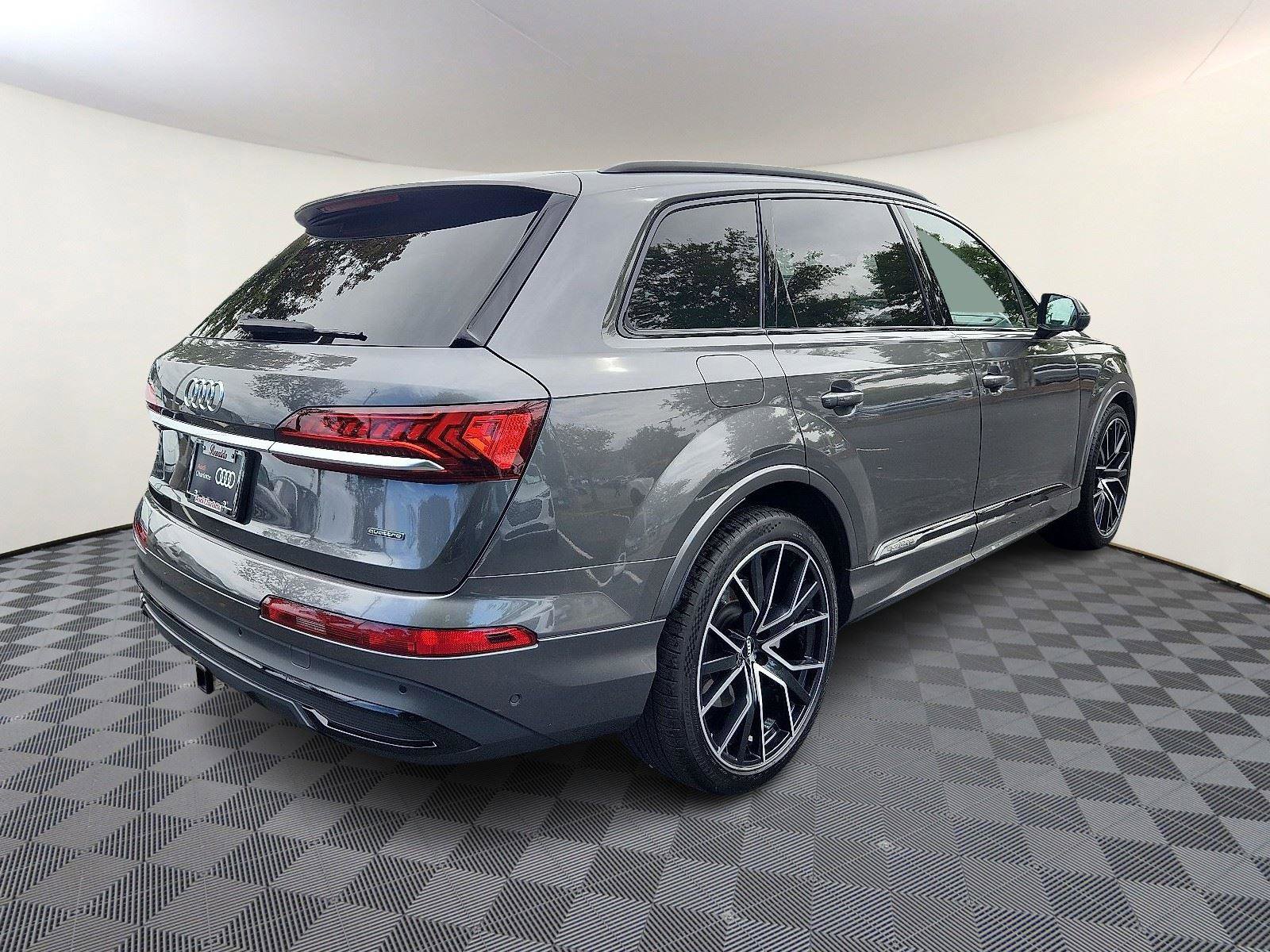 Used 2021 Audi Q7 3.0T Prestige w/ Prestige Package image 7