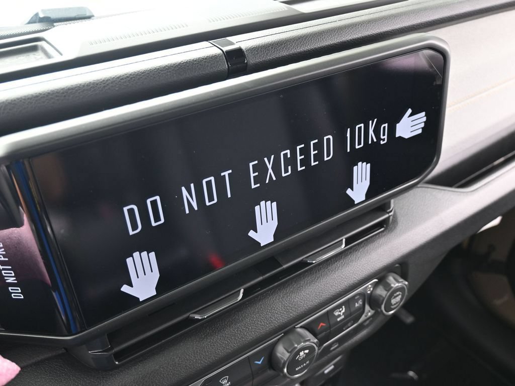 New 2026 Jeep Gladiator Sport AWD/4WD image 18