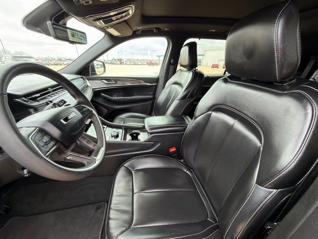 Used 2024 Jeep Grand Cherokee L Limited w/ Luxury Tech Group II AWD/4WD image 25