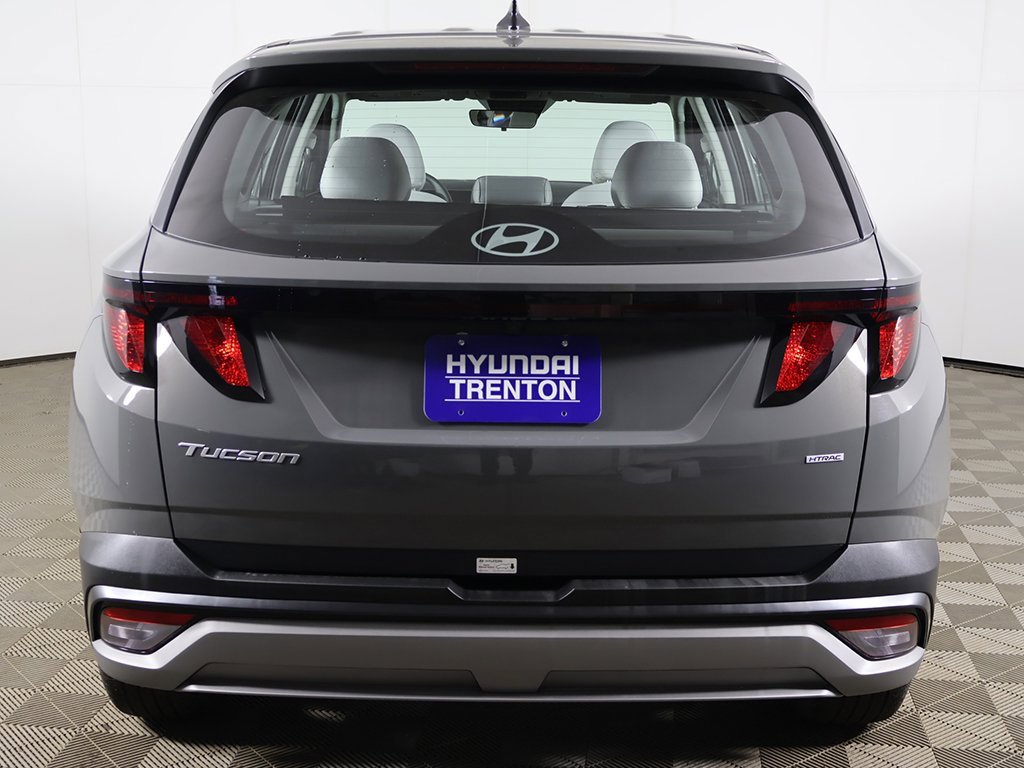Certified 2025 Hyundai Tucson SE image 10