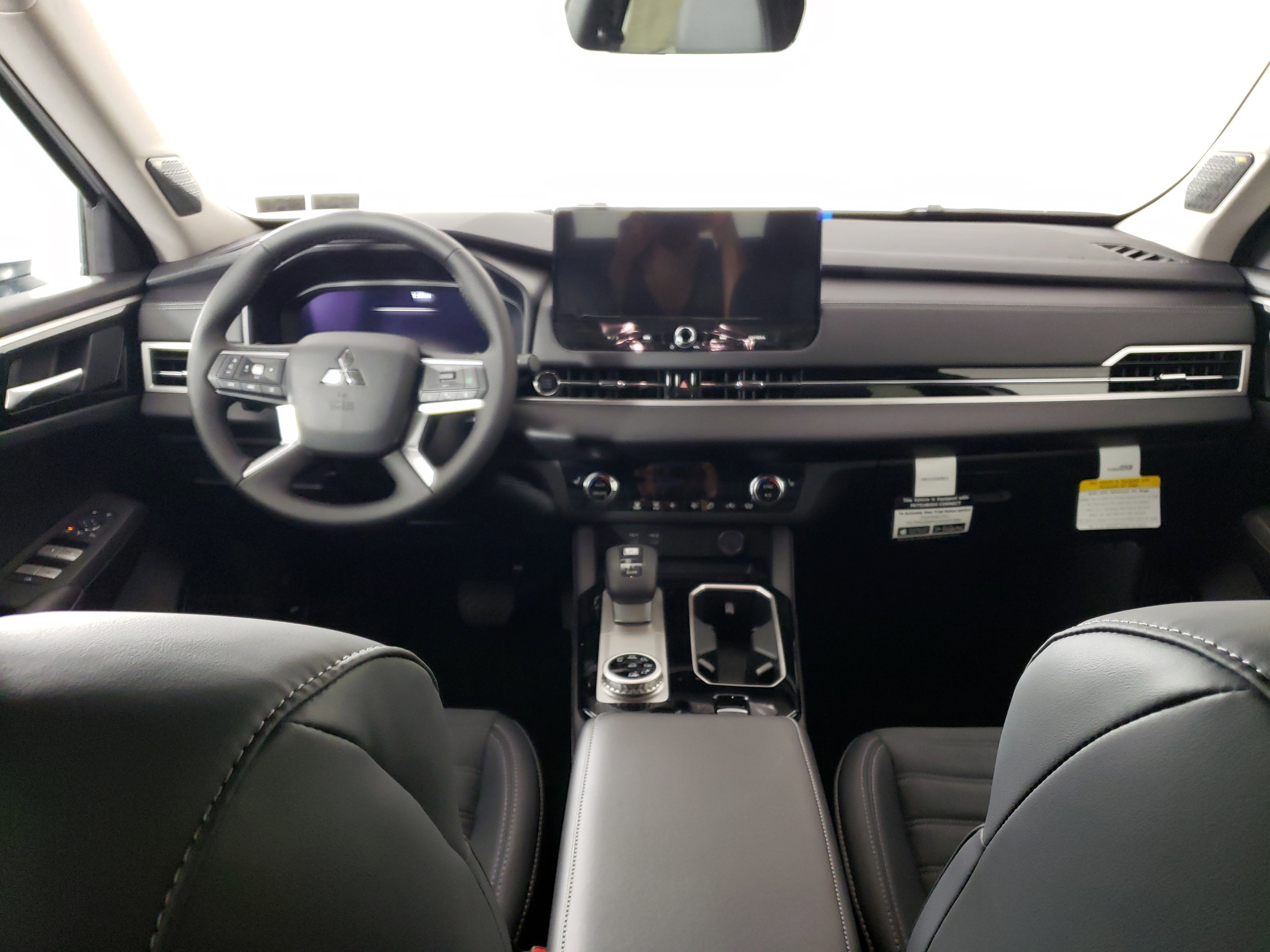 New 2025 Mitsubishi Outlander SE image 15