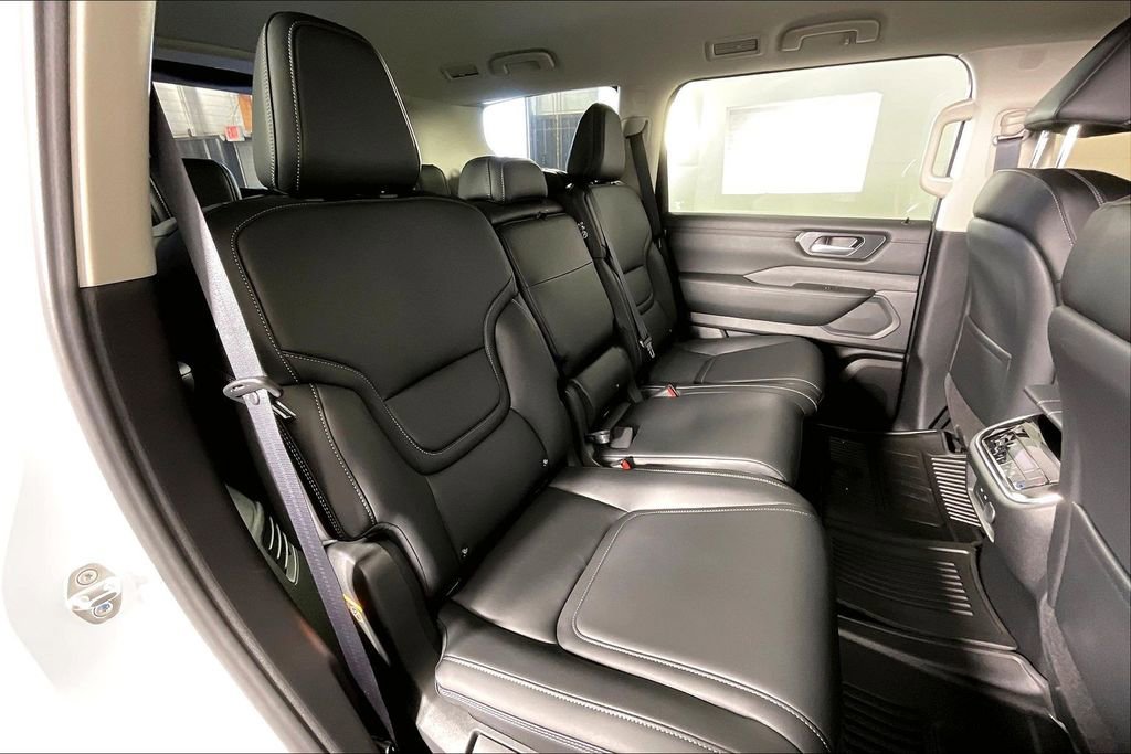 New 2026 Nissan Armada SV RWD image 19
