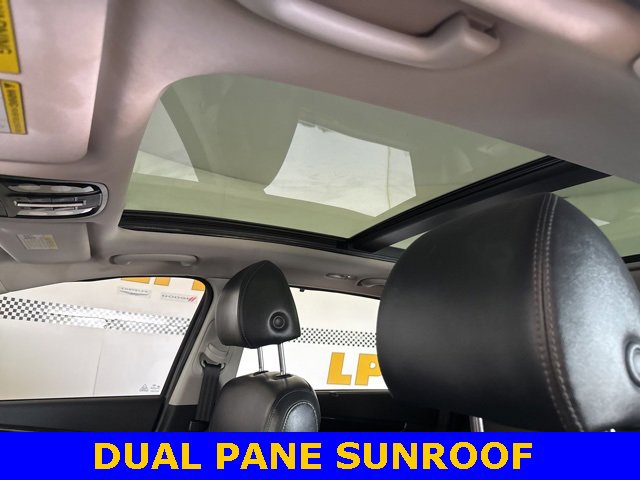 Used 2019 Kia Sorento EX w/ EX Touring Package image 2