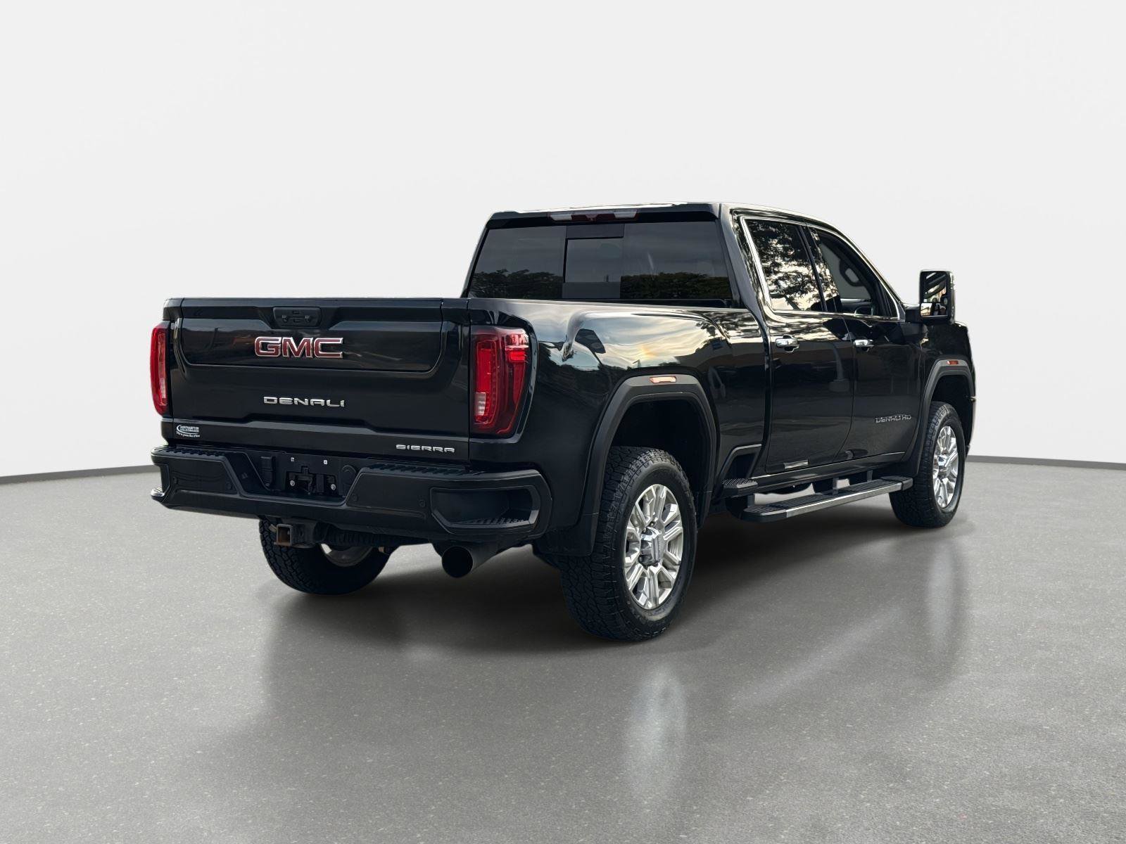 Used 2022 GMC Sierra 2500 Denali image 5