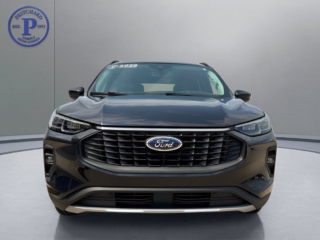 Used 2025 Ford Escape Platinum AWD/4WD image 2