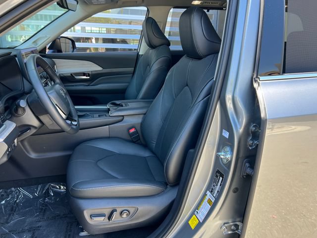 Used 2026 Toyota Grand Highlander FWD image 32