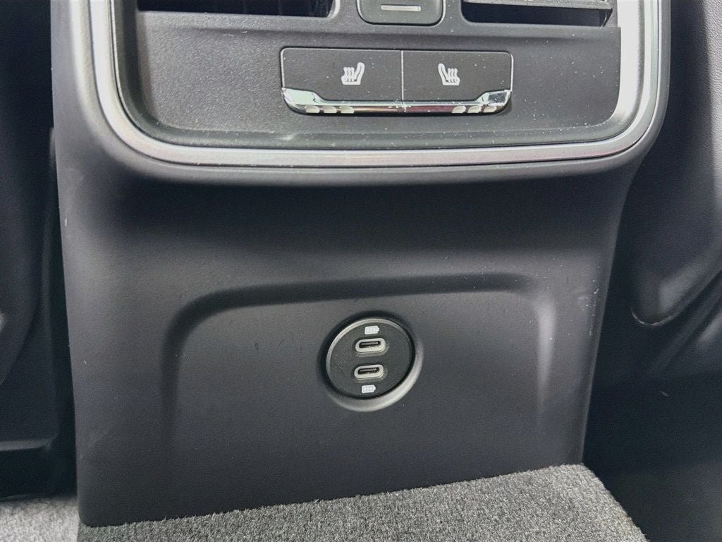 Certified 2026 Porsche Macan S AWD/4WD image 30