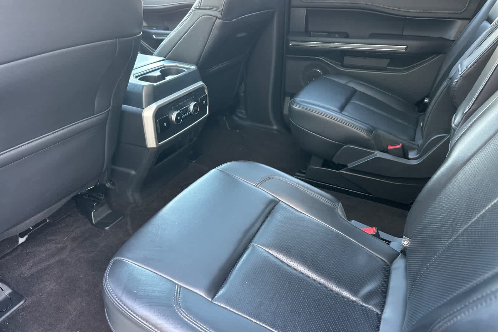 Certified 2023 Ford Expedition XLT RWD image 4