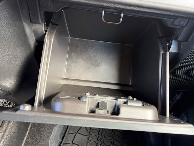 Used 2012 Jeep Wrangler Unlimited Rubicon w/ Connectivity Group image 32