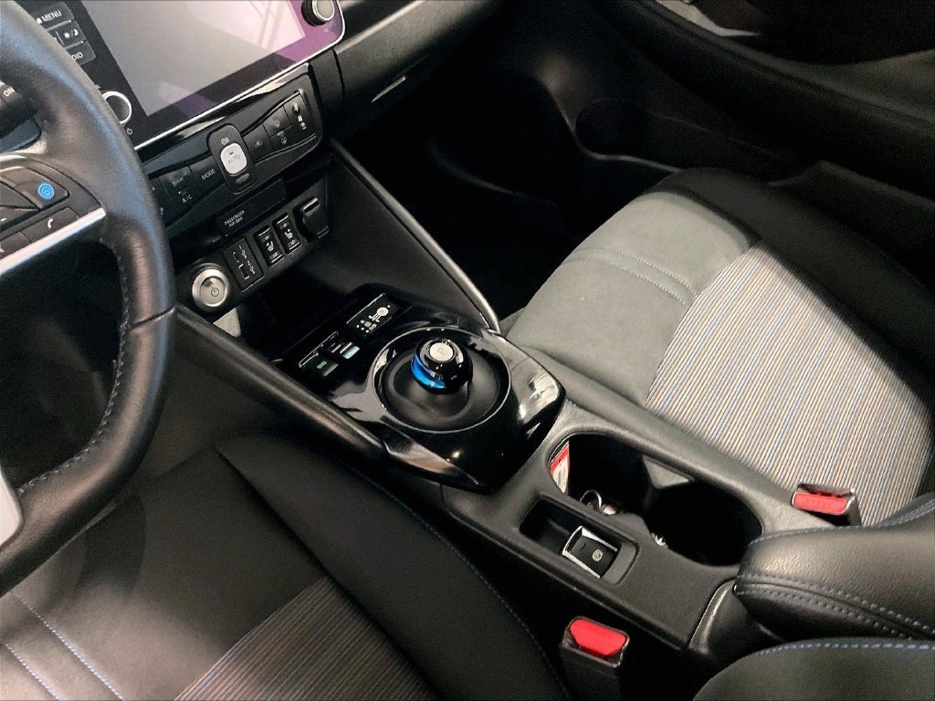 Certified 2025 Nissan Leaf SV Plus FWD image 20
