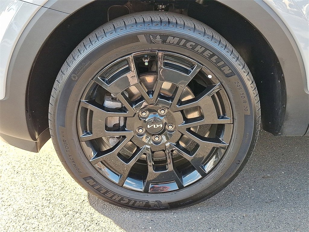 Used 2022 Kia Telluride SX w/ SX Prestige Package image 9