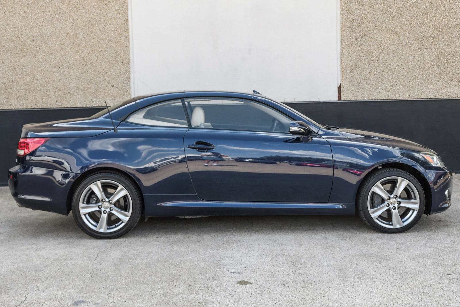 Used 2015 Lexus IS 350C w/ Navigation System Package RWD image 8