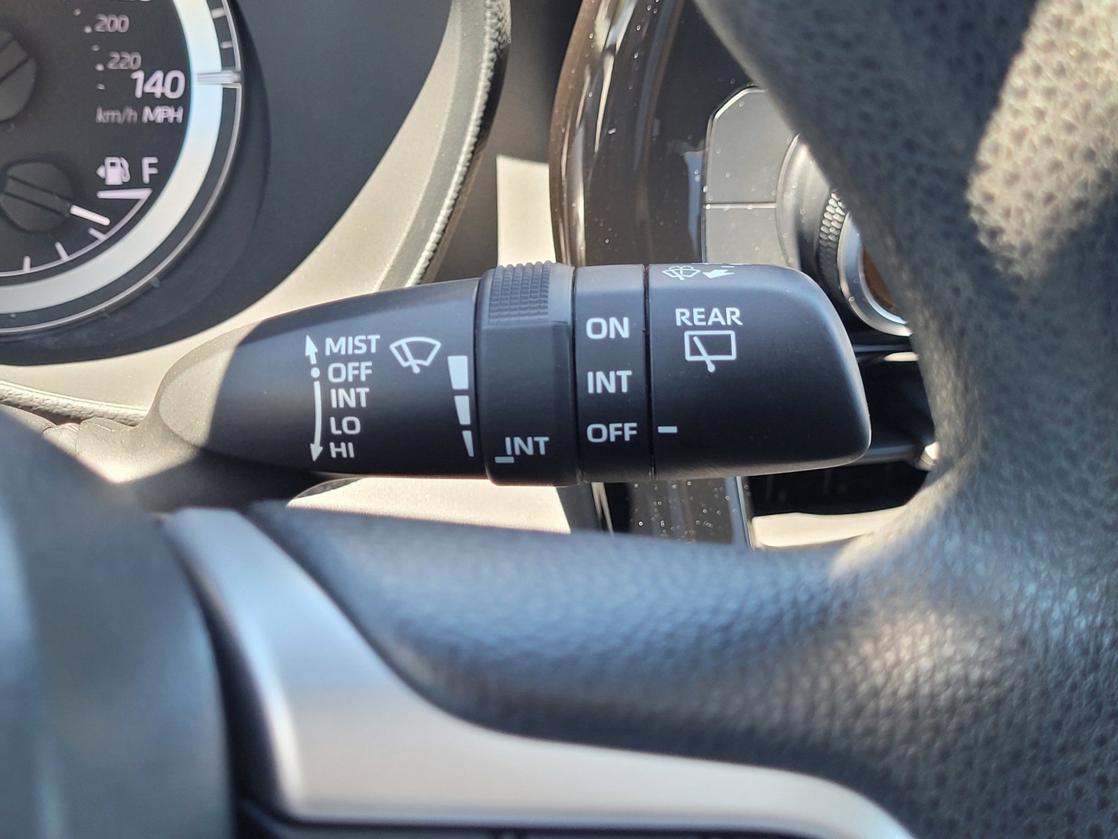 Used 2023 Toyota Highlander L AWD/4WD image 21