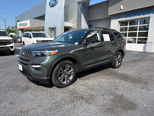 Used 2023 Ford Explorer XLT w/ Equipment Group 202A AWD/4WD image 4