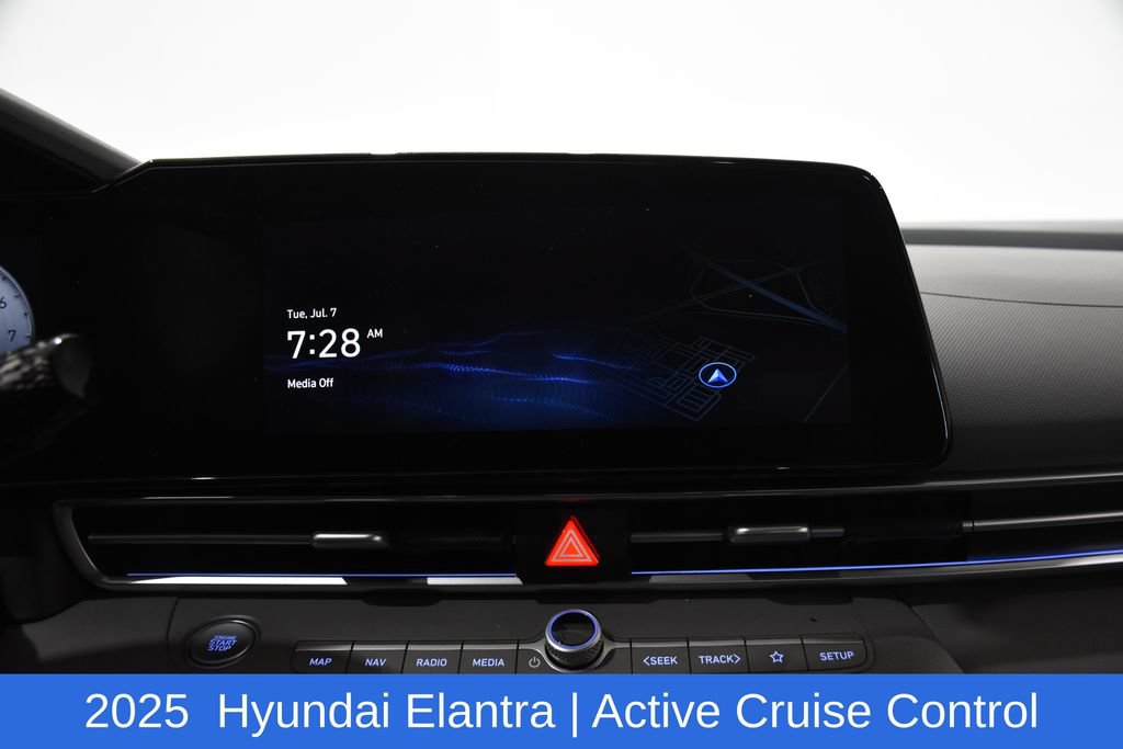 Used 2025 Hyundai Elantra SEL FWD image 21
